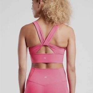 • ATHLETA •Women’s Warrior Twist Longline Sports Bra 
Dragonfruit Pink Small